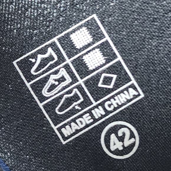 NWOT Skull Graphic Flat Slip On Shoes - Picture 8 of 8